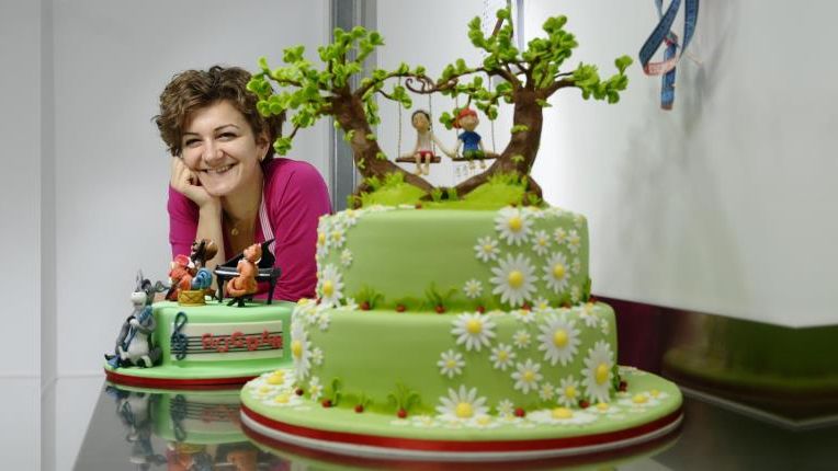 Sweet Ela, afacerea de un milion de lei cu torturi si prajituri realizate dupa retete de familie