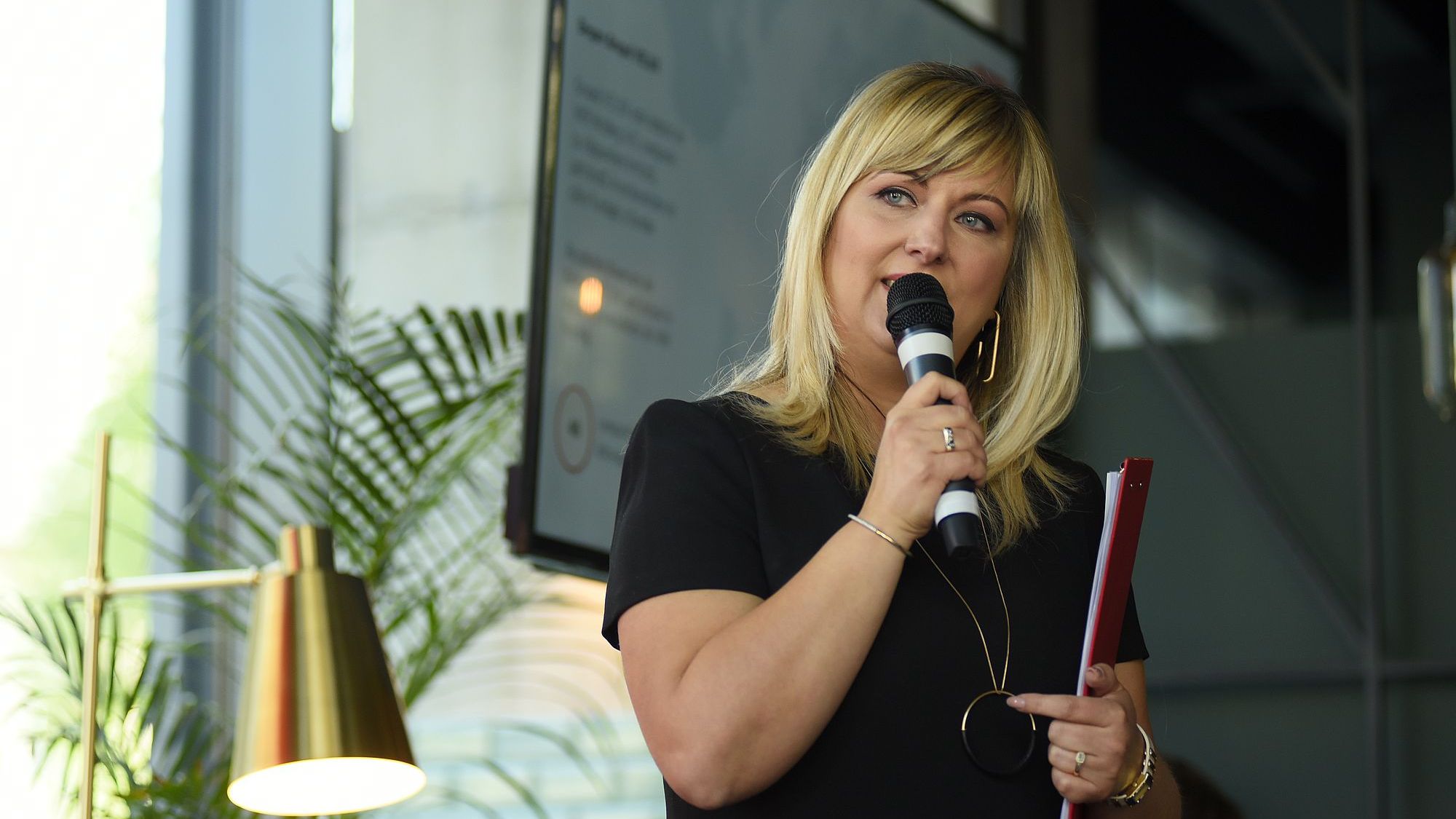 Portretul primei femei care conduce operatiunile Velux la nivel local: "Cand esti profesionist si consecvent, esti apreciat"