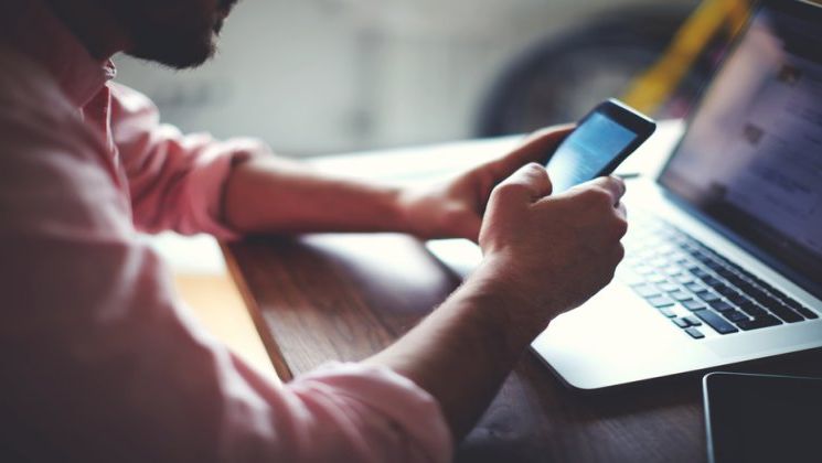 Statistică: Tinerii români, printre codașii Europei la competențe digitale