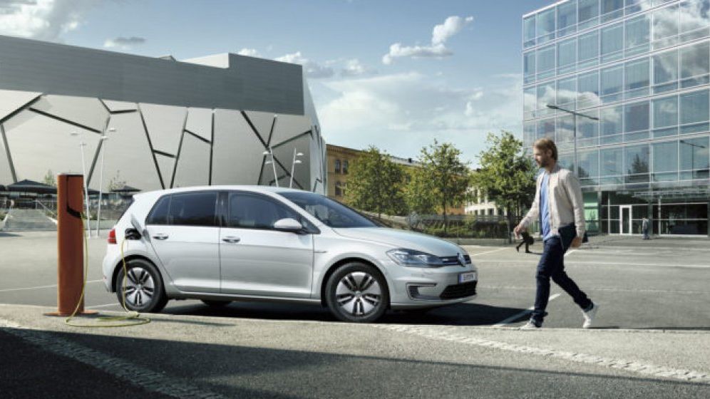 Românii, mult mai interesați de autoturisme electrice și hibride anul acesta