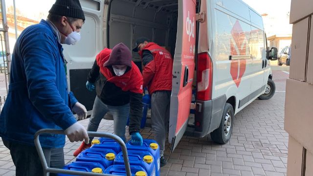 (P) 140 de spitale din România, aprovizionate gratuit cu 7,5 tone de echipamente de protecţie, de firma de curierat DPD România