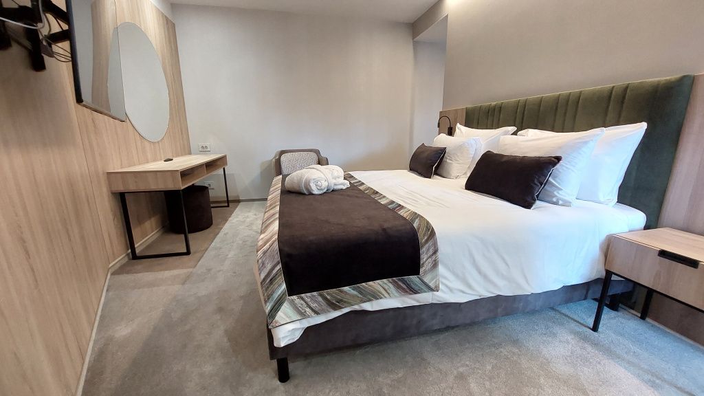 Cum arată cel mai nou hotel din România, construit pe proprietatea unui fost mare boier - Imagine 27