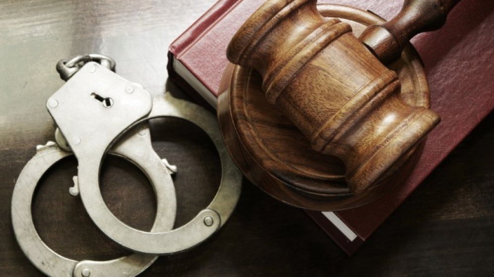 Detentia de weekend si acasa, cu sau fara bratara electronica, votata de Camera Deputatilor. Legea merge la promulgare