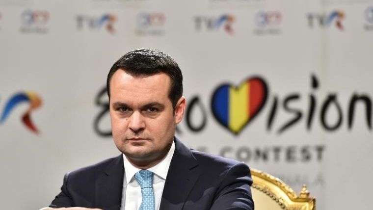 Primarul arestat din Baia Mare a depus juramantul de investitura: oamenii au strigat "libertate, libertate"