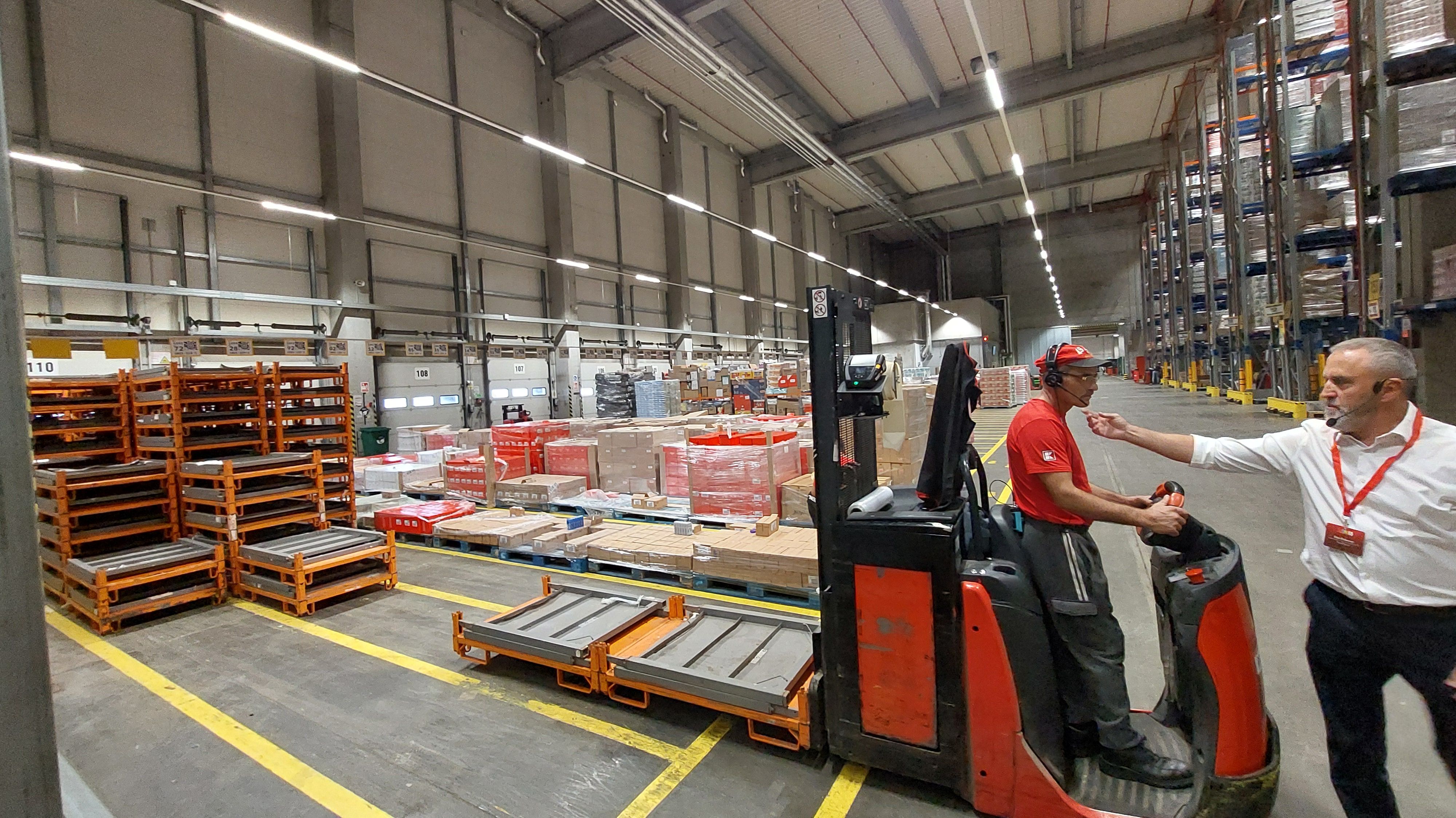 FOTO | ”Mașinăria” din spatele magazinelor Kaufland: Imagini exclusive din centrul logistic de la Turda al nemților - Poza 21