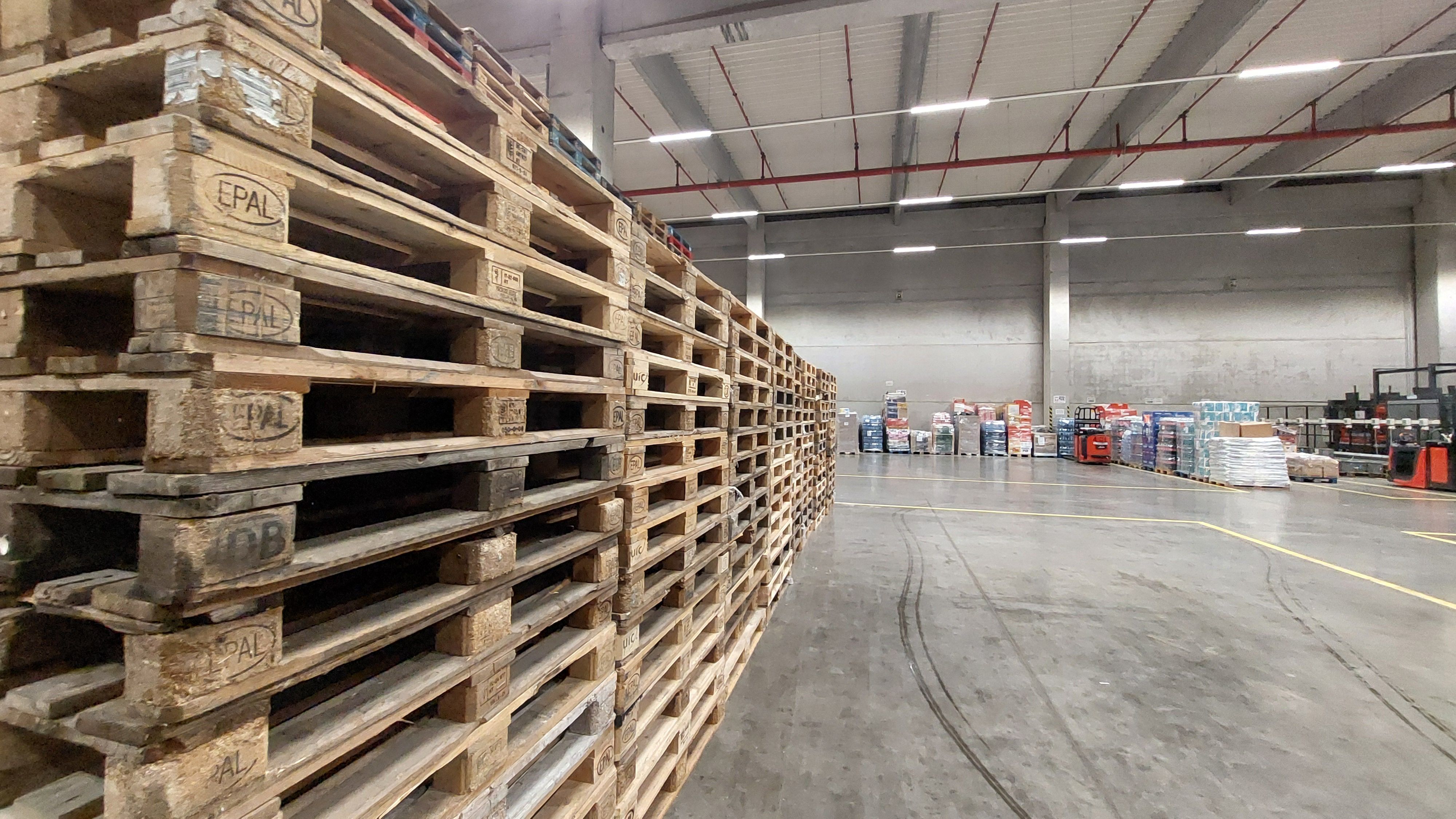 FOTO | ”Mașinăria” din spatele magazinelor Kaufland: Imagini exclusive din centrul logistic de la Turda al nemților - Poza 15