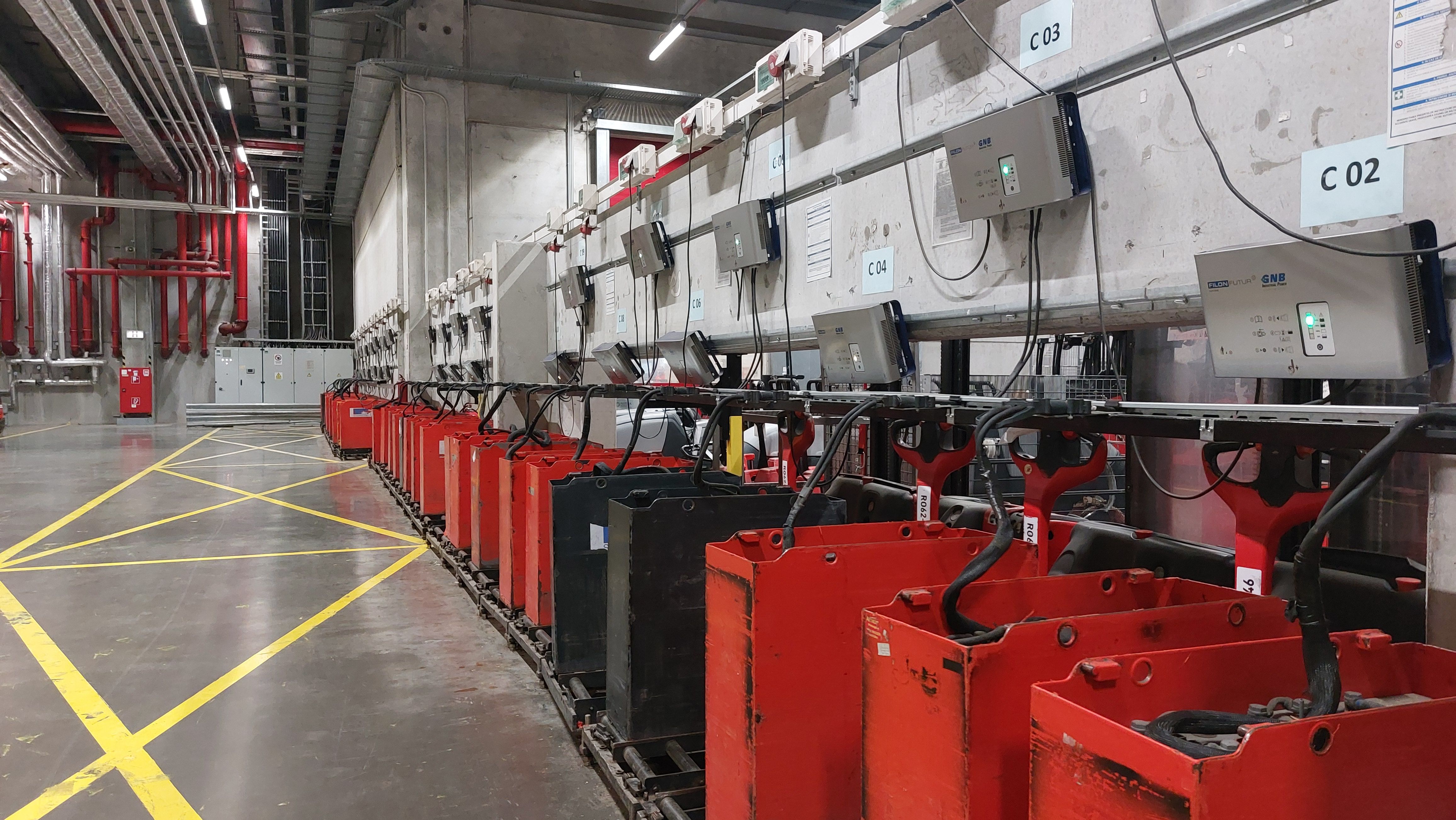 FOTO | ”Mașinăria” din spatele magazinelor Kaufland: Imagini exclusive din centrul logistic de la Turda al nemților - Poza 13