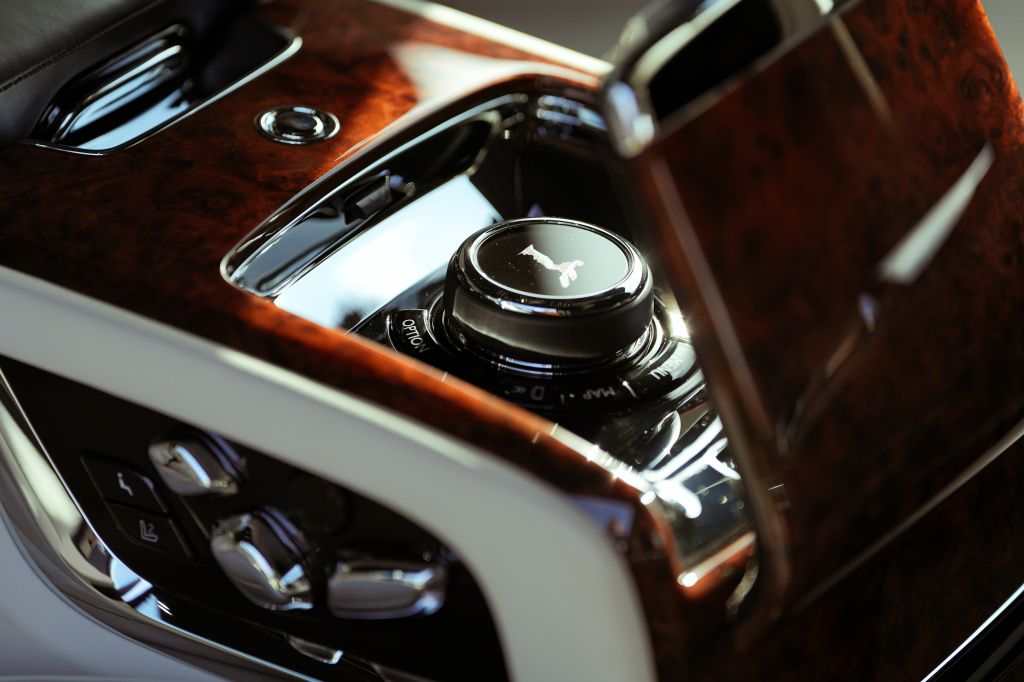 FOTO | Rolls-Royce a lansat două noi modele în România: Cum arată acestea - Imagine 8
