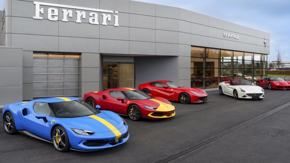 Ferrari se pregătește să dea lovitura pe piața mașinilor electrice. Compania construiește o nouă fabrica în Italia