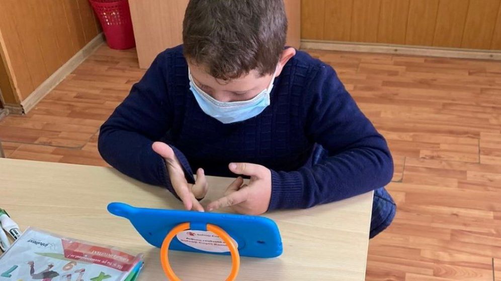 OMV donează 300.000 euro copiilor care nu au acces la educație