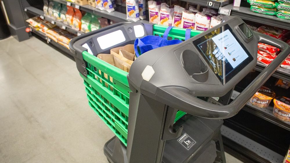 După magazinele 100% self-checkout, o nouă tendință se profilează în retail: cărucioarele inteligente pentru cumpărături