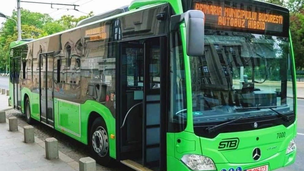 Ultima tranşă de autobuze Mercedes, recepţionată de Primăria Capitalei