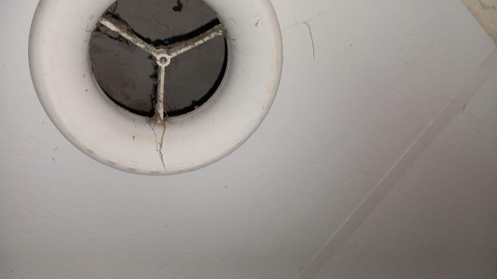 [FOTO] Piedone, în razie la Gara de Nord. Au fost închise majoritatea magazinelor - Imagine 19