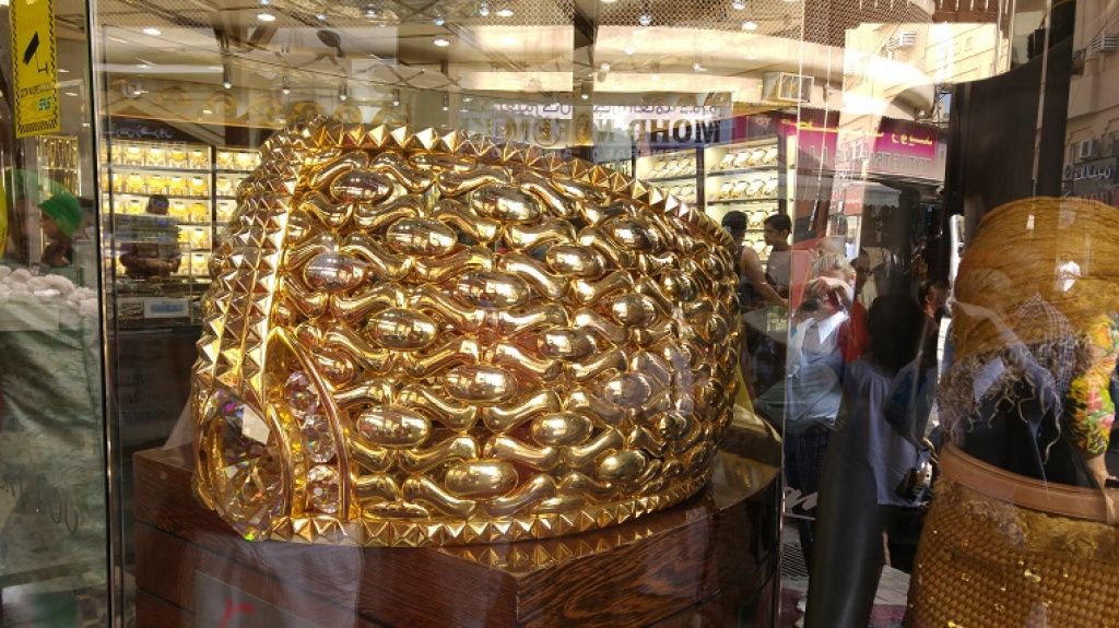 Cel mai mare inel de aur din lume, in Dubai Gold Souk
