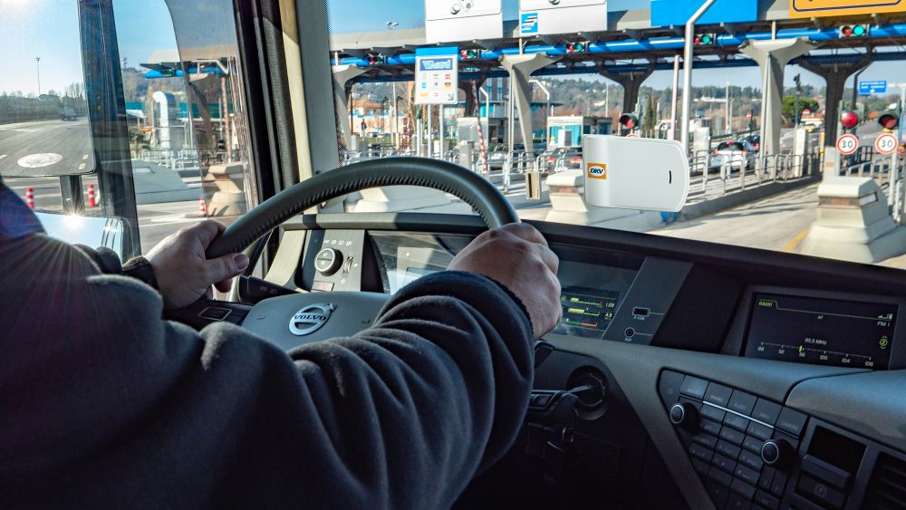 Dispozitivele de bord DKV vor fi acceptate pe autostrăzile italiene   