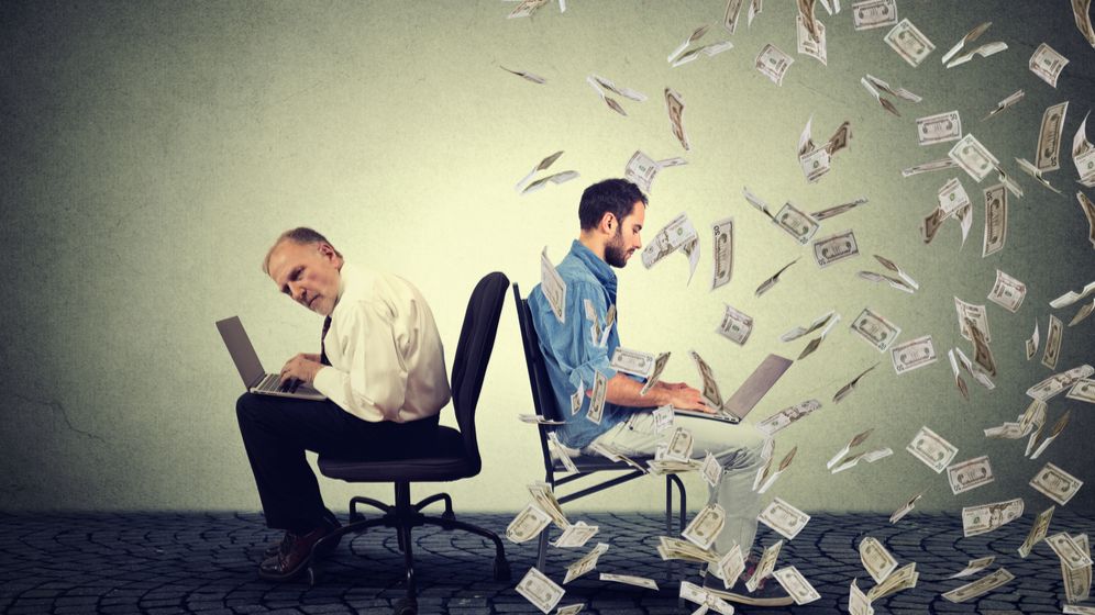 Sondaj: Peste un sfert dintre angajatorii din România vor să crească salariile. Mulți le măresc doar pentru angajații buni, de frică să nu-i piardă