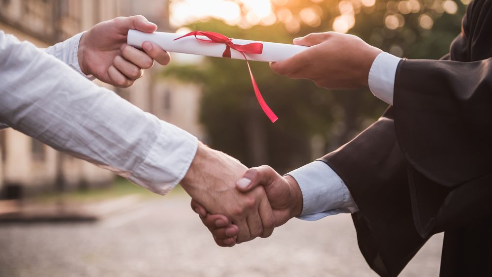 Vești bune pentru studenții români din Germania: vor putea primi ajutor de până la 500 euro pe lună