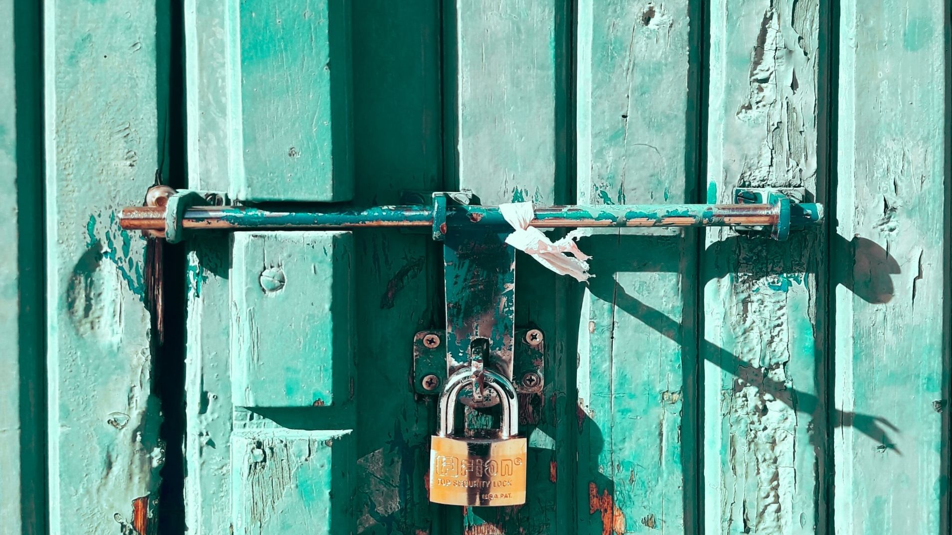 Crește numărul firmelor care se închid. În București au fost peste 6.600 în primele zece luni