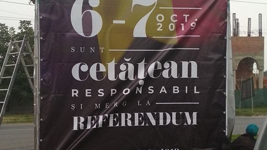 Un panou din Timisoara anunta referendumul pentru redefinirea familiei in 2019