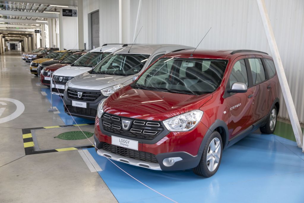 [FOTO] Colecția Dacia de care puțini știu: Cum arată "žmuzeul" de la Titu - Imagine 22