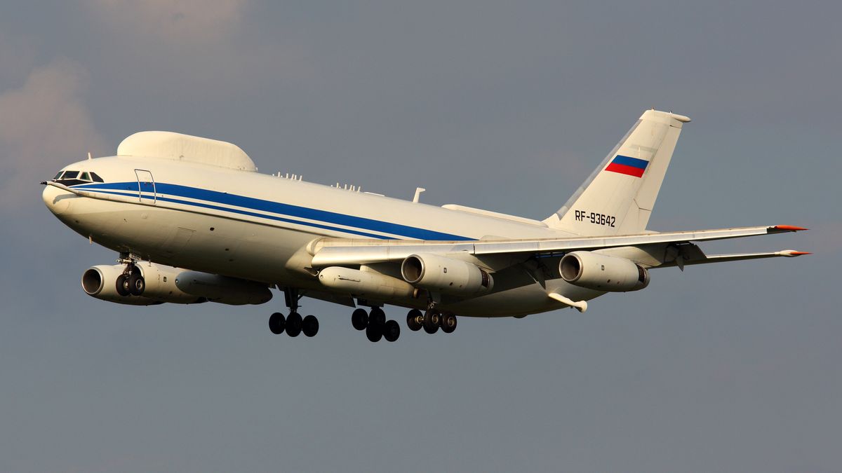 Rușii scot la parada din 9 Mai un avion care devine centru de comandă în caz de război nuclear