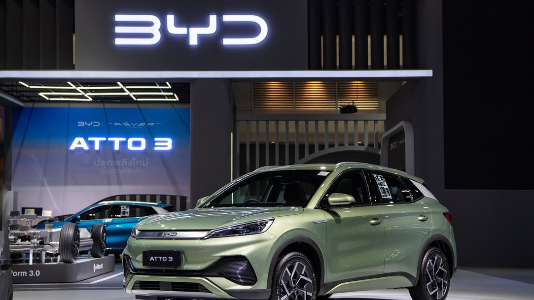 Chinezii de la BYD turează motoarele lângă România: Începe producţia la noua uzină din Ungaria