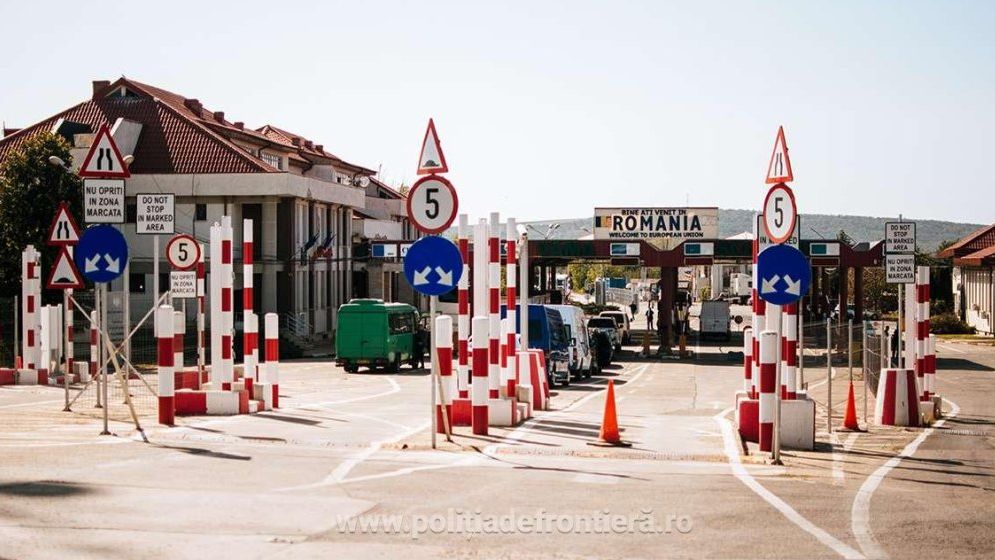 Arestări în Portul Constanța: foști șefi de vamă sunt acuzați de luare mită. Cum foloseau mesaje de dragoste pentru a se ascunde