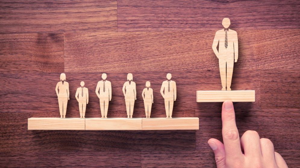 Leadership eficient în momente de criză: cum ”arată” șeful care trece salvează compania în declin