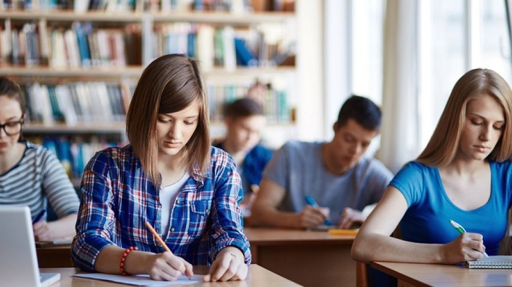 Peste 3,5 milioane de elevi şi studenţi au fost înregistraţi în anul şcolar încheiat