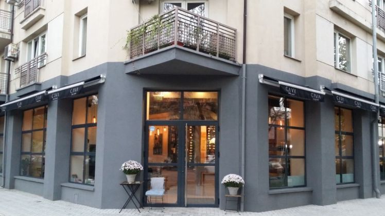 Review George Butunoiu: Uimirea unui chelner dintr-un winebar: am crezut ca beti doar apa...