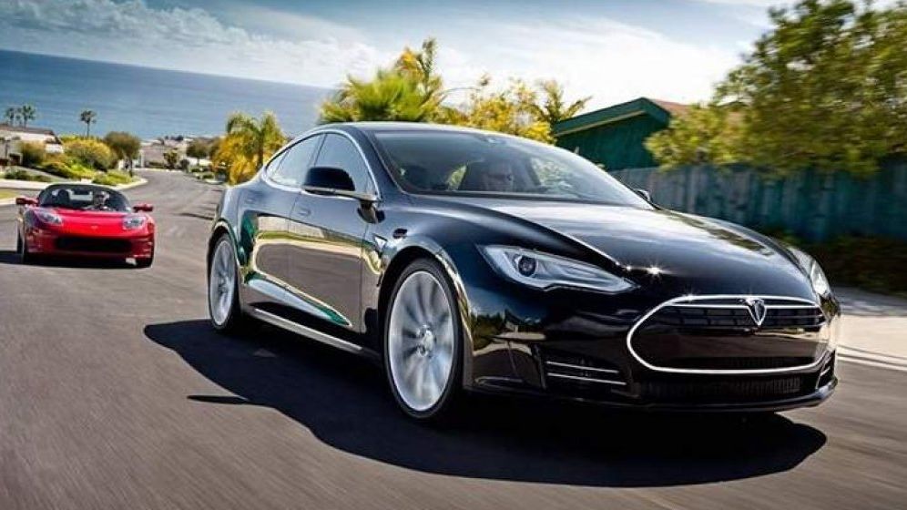 Tesla introduce polite de asigurare pentru masini: "Preturile noastre sunt cu pana la 30% mai mici decat ale companiilor traditionale"