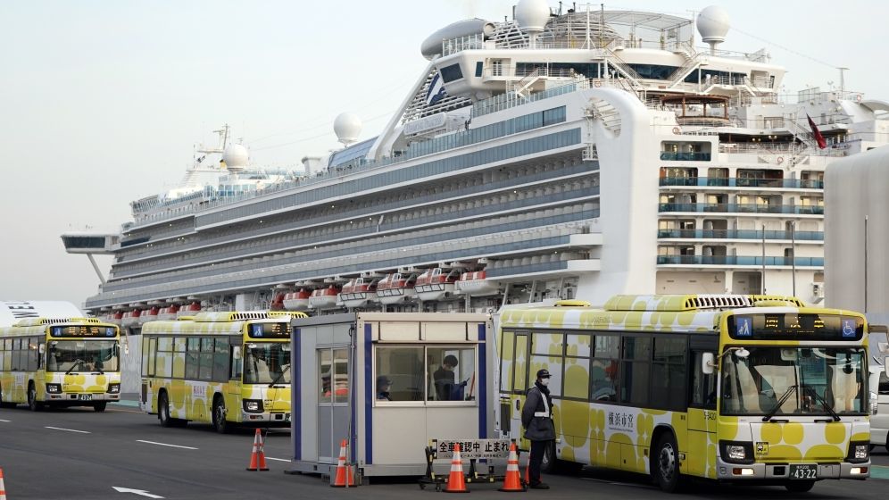 MAE: Şase cetăţeni români de pe vasul ''Diamond Princess'' vor fi repatriaţi