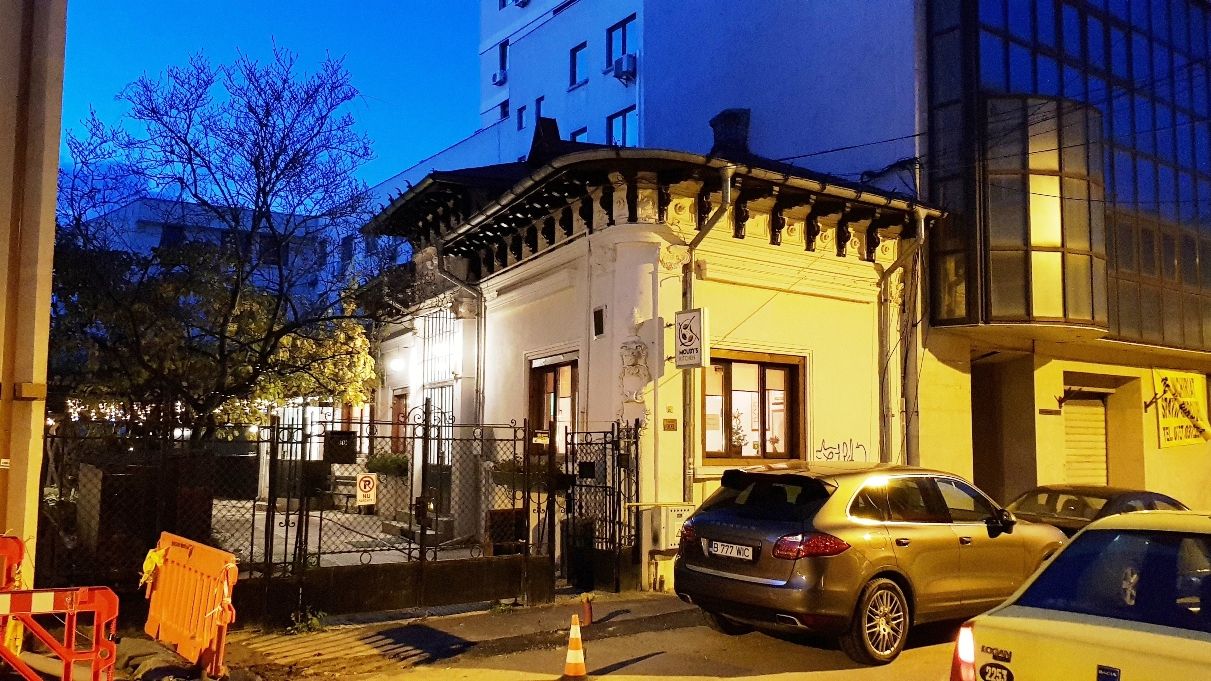 Review George Butunoiu: Fabuloasa gradina de pe Toamnei 101