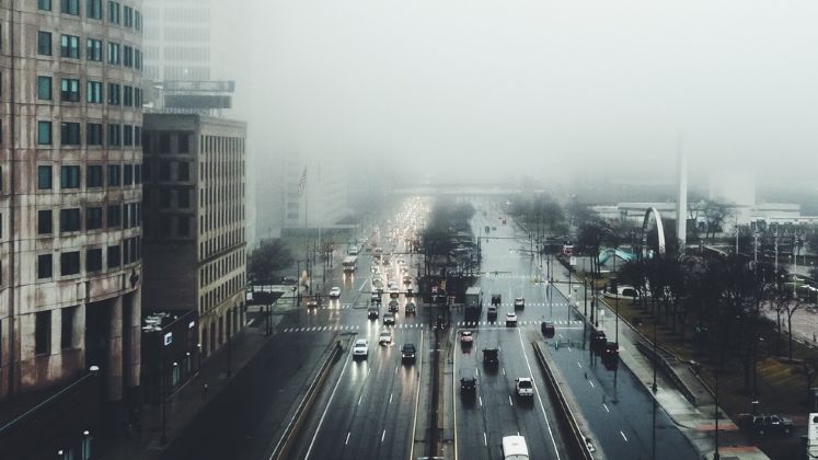 Cod galben de ceata in 16 judete si Bucuresti; atentionare de vant puternic in alte cinci judete