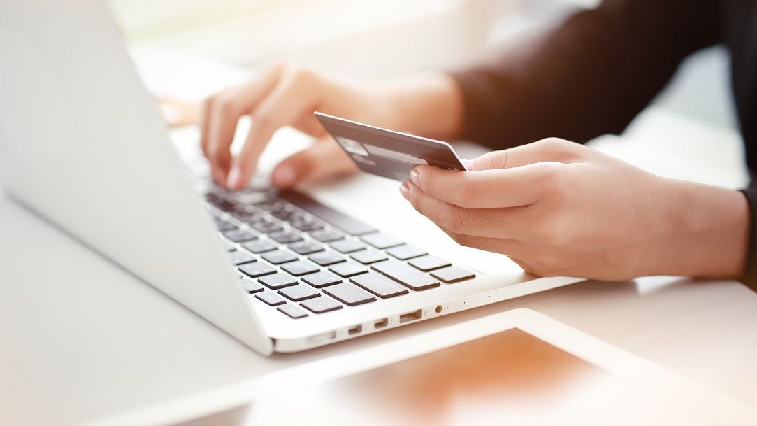 Pandemia de COVID-19, impact puternic pe zona de plăți online. Visa: creșteri de peste 50%