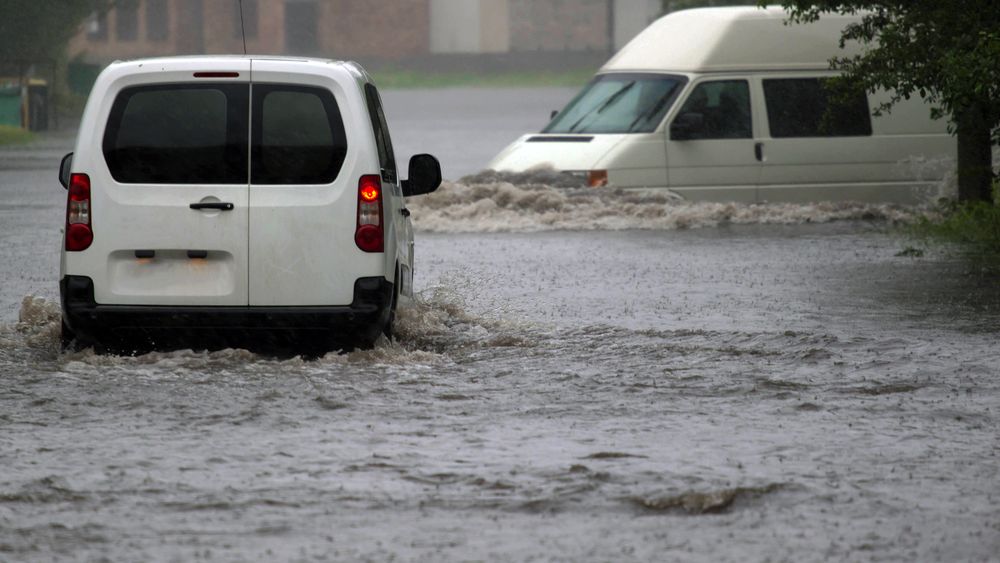 INHGA a actualizat avertizarea hidrologica; Cod rosu de inundatii pe rauri din 3 judete si portocaliu pe rauri din 19 judete