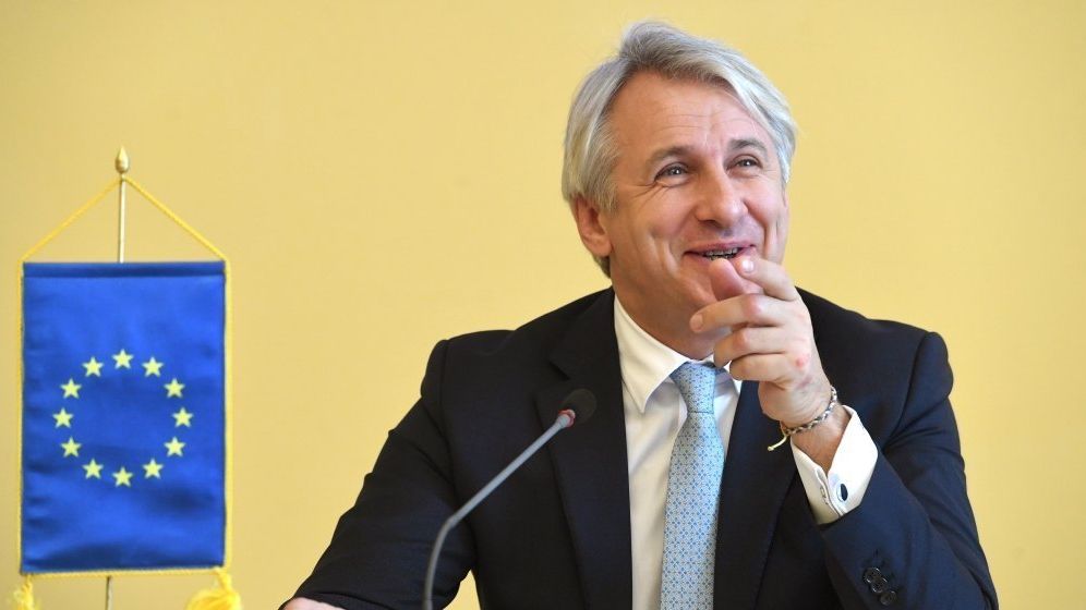 Eugen Teodorovici schimba tonul cu romanii din strainatate si incearca sa le vanda iluzii