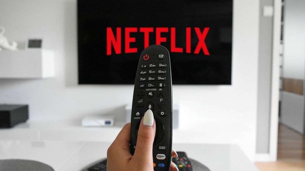 Netflix face o nouă mutare prin care vrea să te oprească să-ți împarți contul cu prietenii