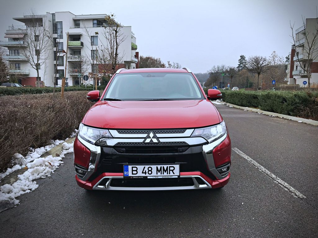 Mitsubishi Outlander PHEV - Imagine 2