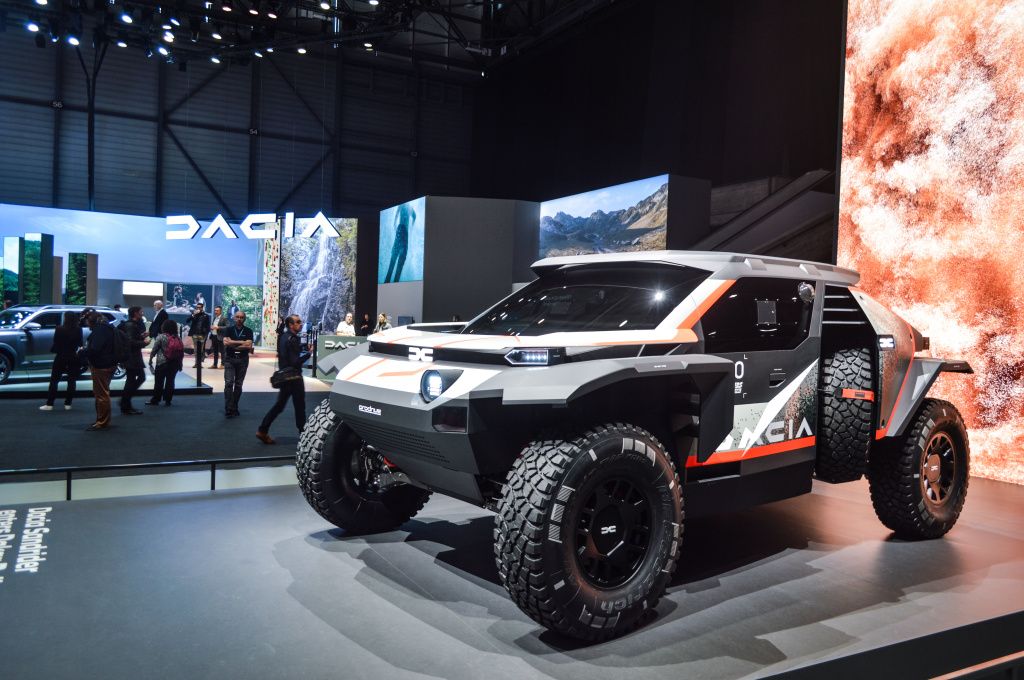 ... dar și prototipul Sandrider de Dakar