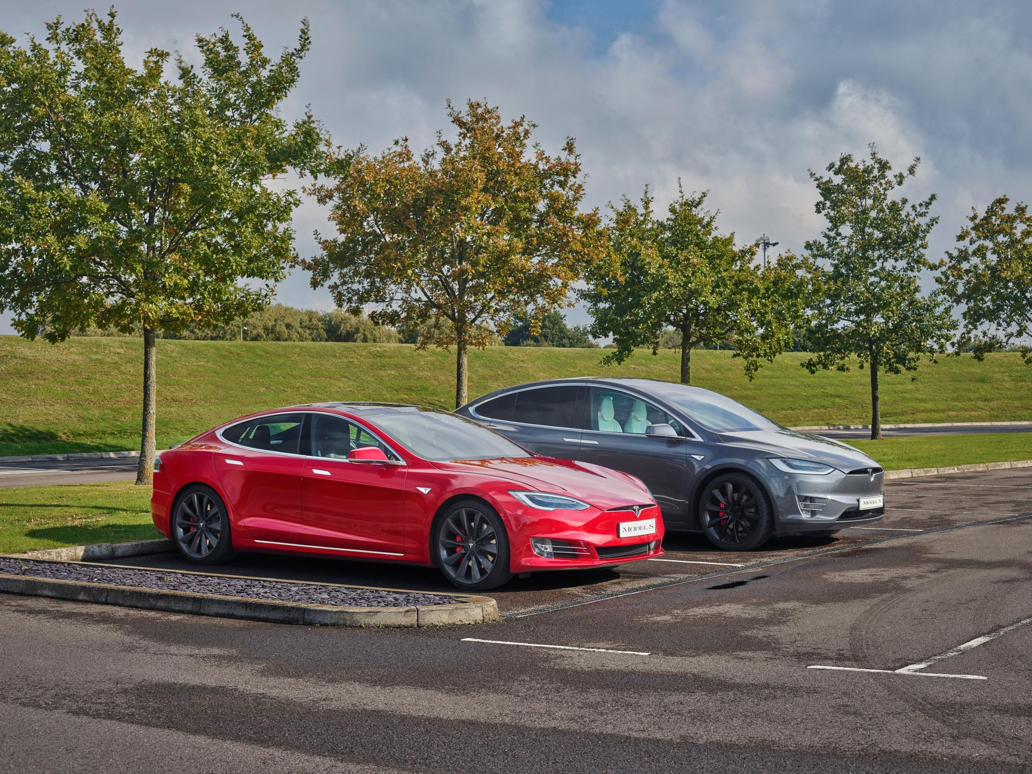 Tesla a încercat să înșele autoritățile europene pentru a lansa sistemul Full Self Driving