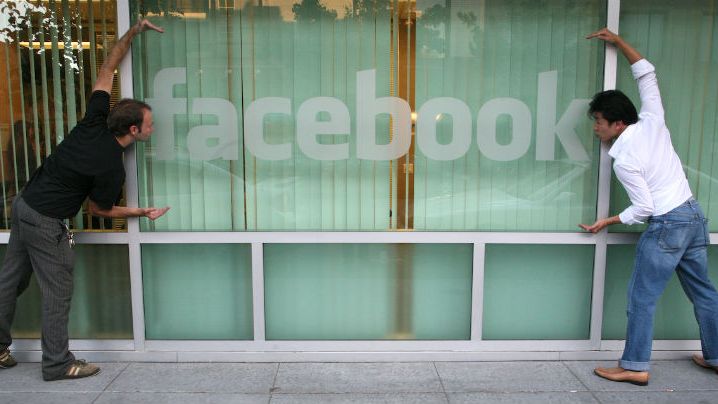 Facebook introduce Marketplace, atac la eBay, dar si Okazii.ro si OLX.ro