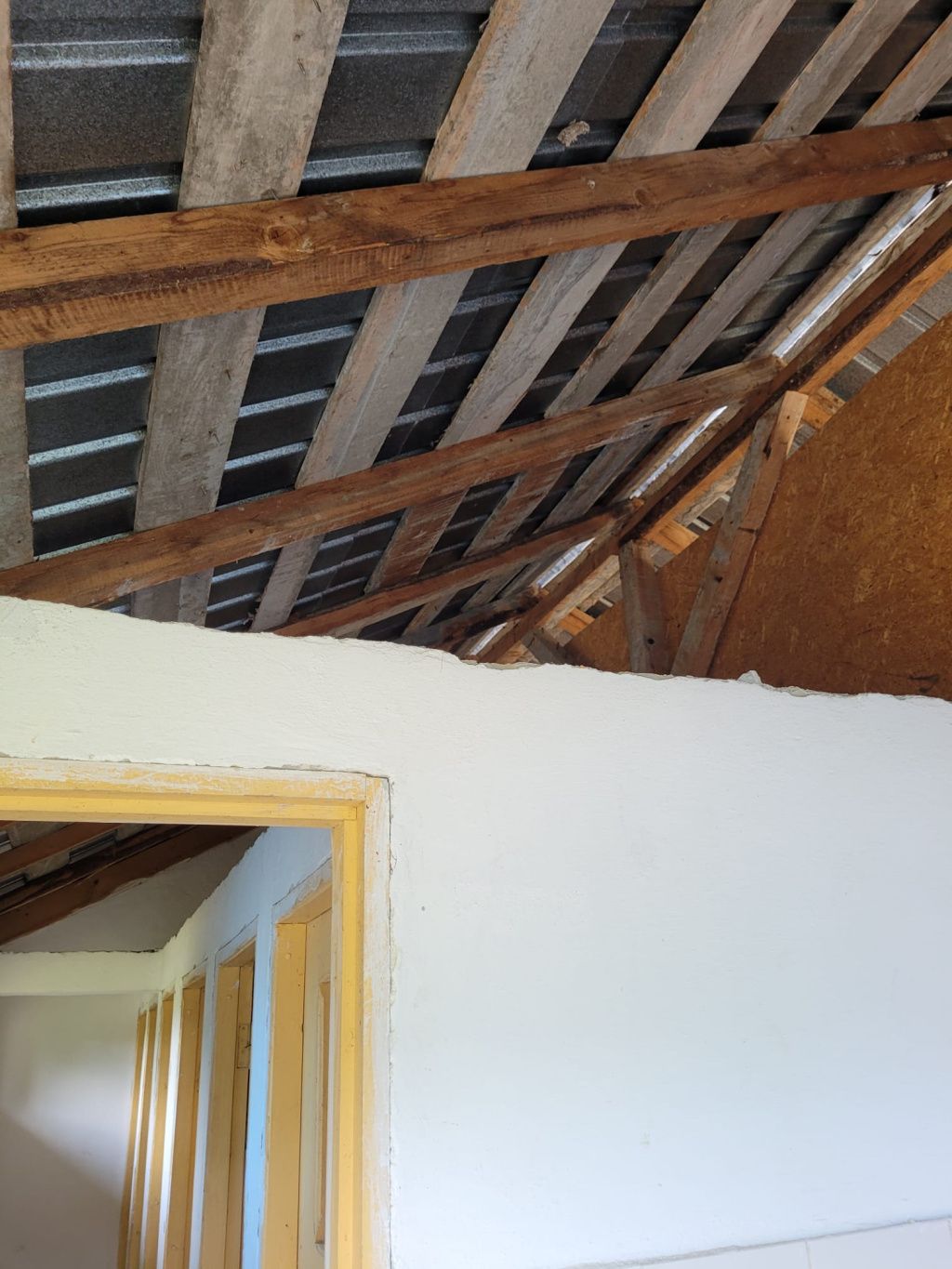 GALERIE FOTO: Cum ar fi ca toaletele din fundul curții să fie mutate în interiorul școlii? O aso - Imagine 2