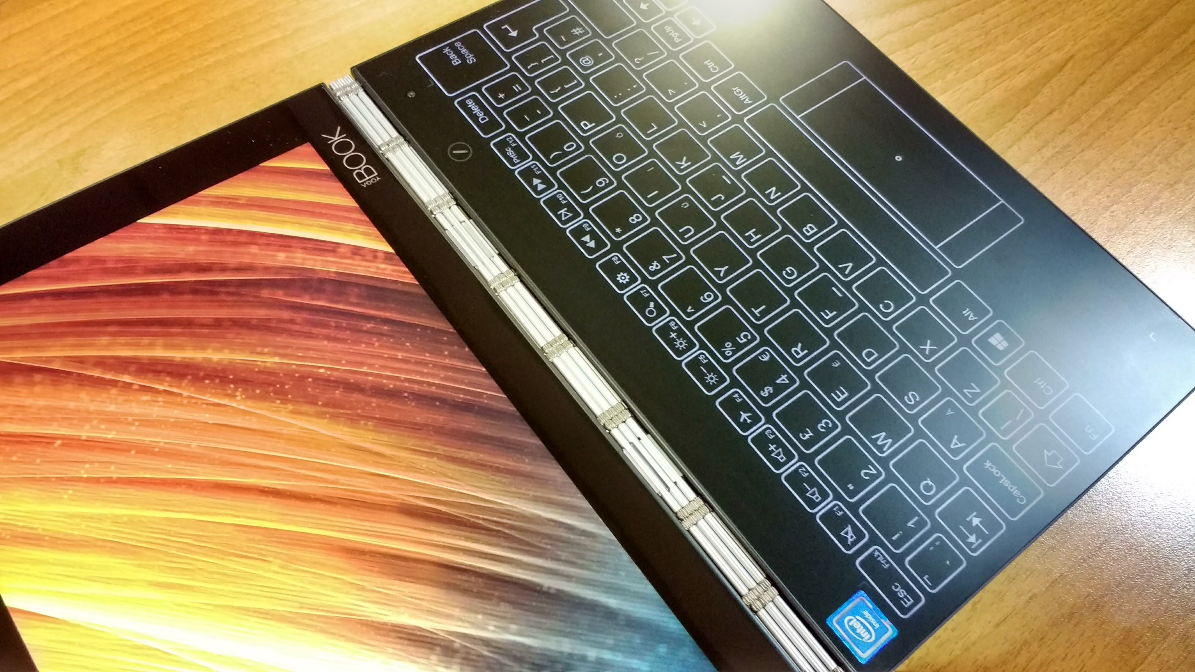 O saptamana cu Lenovo Yoga Book, laptopul viitorului: un "netbook" reinventat [review]