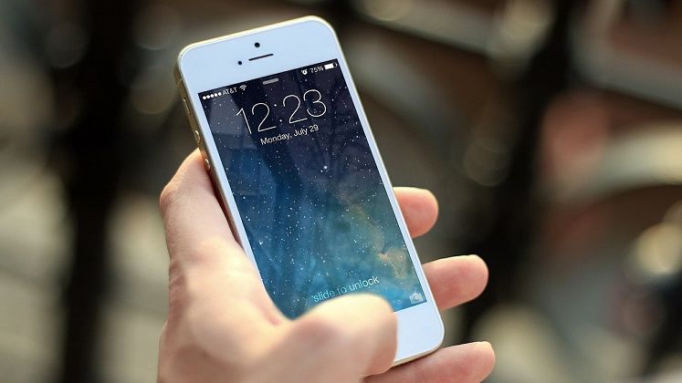 Bancile pot ajunge la un numar mult mai mare de romani printr-o abordare "mobile first" - studiu