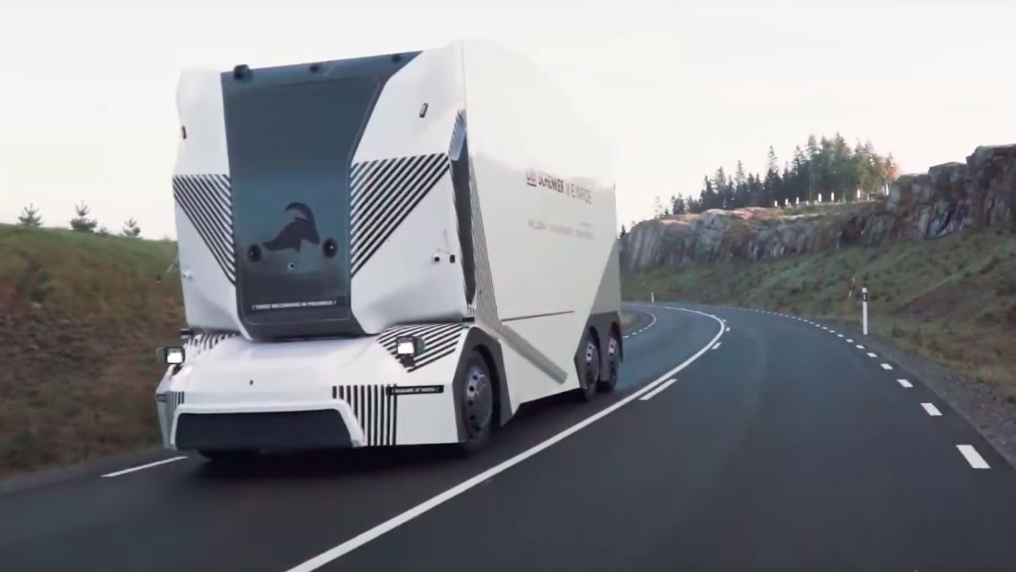 VIDEO: Un camion electric fara sofer circula pe drumurile publice din Suedia
