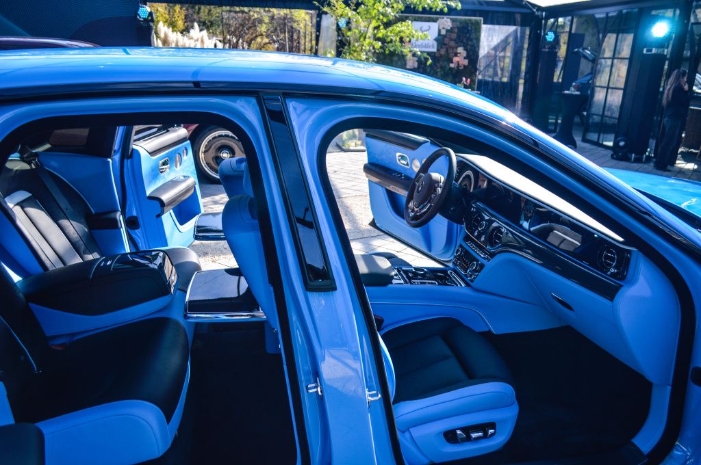 GALERIE FOTO | Rolls-Royce aduce mai multe premiere europene importante la București - Imagine 32