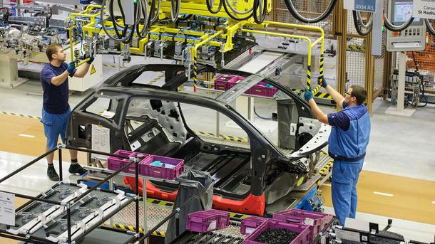Mai putine parti, mai putini angajati: dezvoltarea masinilor electrice va duce la scaderea numarului de angajati din industria auto
