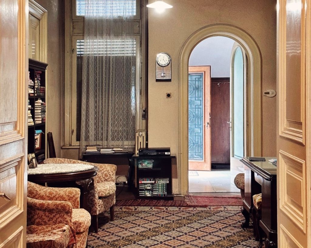 GALERIE FOTO | O vilă interbelică din centrul Capitalei, scoasă la vânzare pentru 1,5 milioane d - Imagine 5