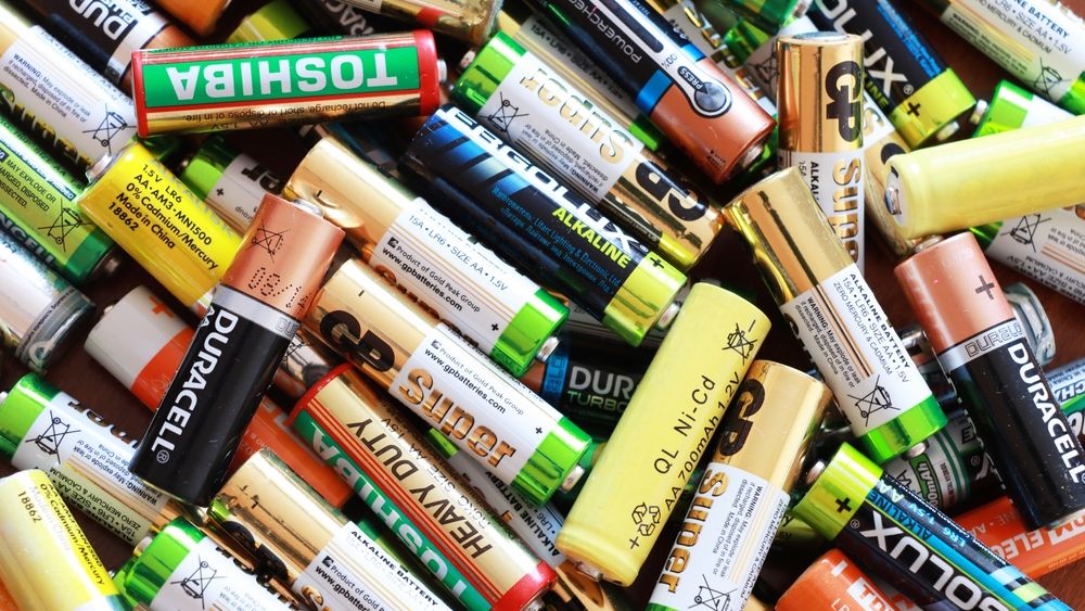 Ce beneficii oferă marii retaileri pentru reciclarea bateriilor și electrocasnicelor